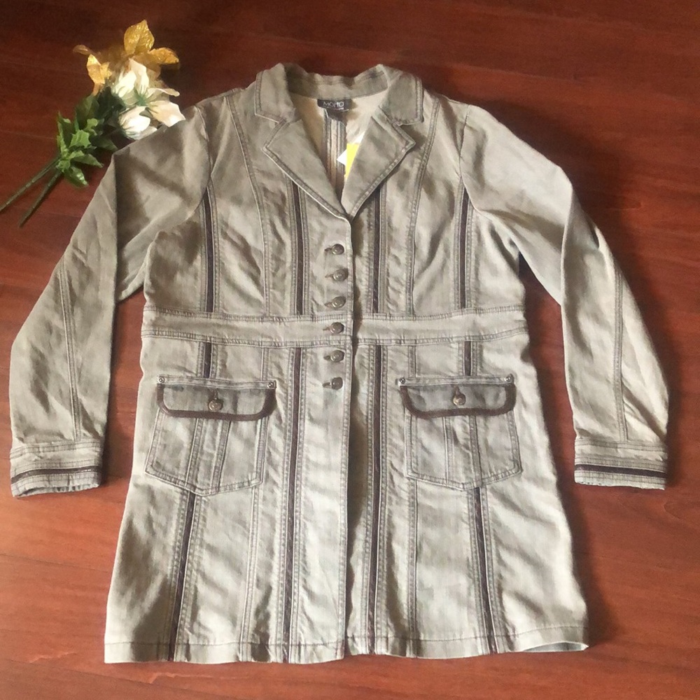 Women's Gray Button-Up Jacket